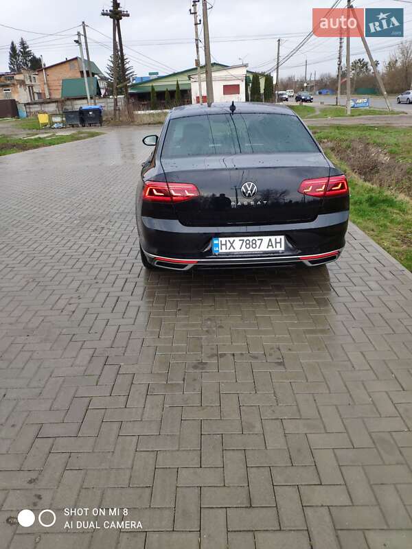Седан Volkswagen Passat 2021 в Шепетовке