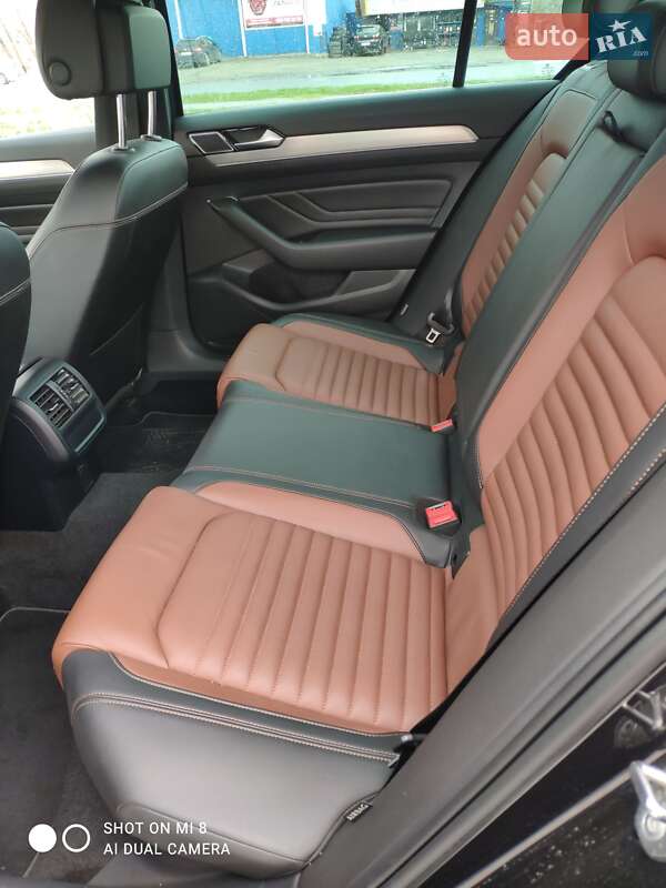 Седан Volkswagen Passat 2021 в Шепетовке