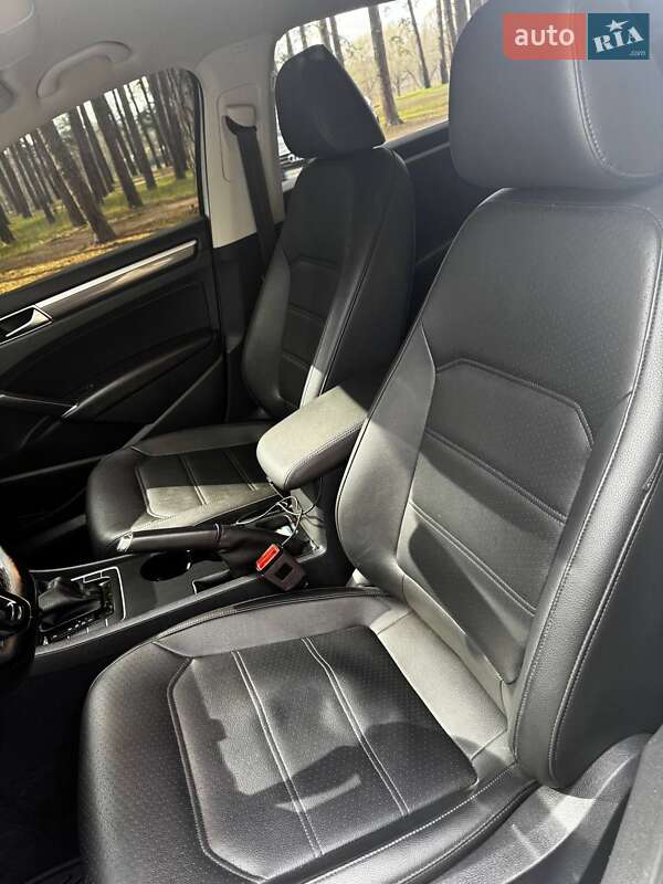 Седан Volkswagen Passat 2017 в Сумах