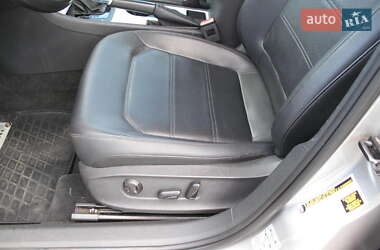 Седан Volkswagen Passat 2012 в 
