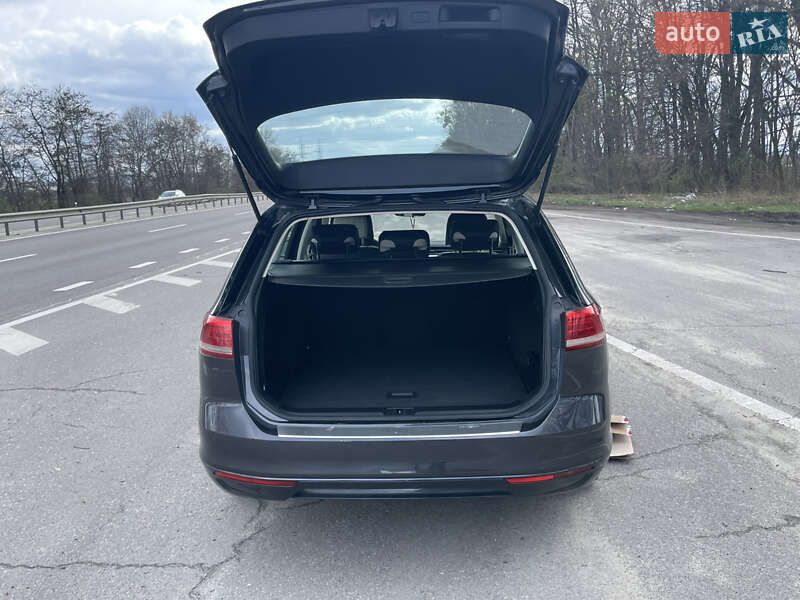 Універсал Volkswagen Passat 2018 в Львові