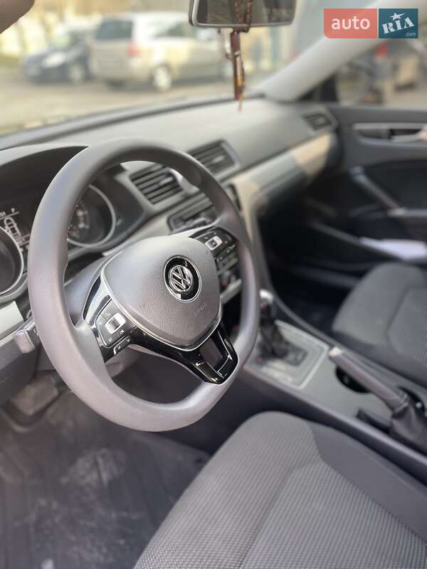 Седан Volkswagen Passat 2018 в Золочеве