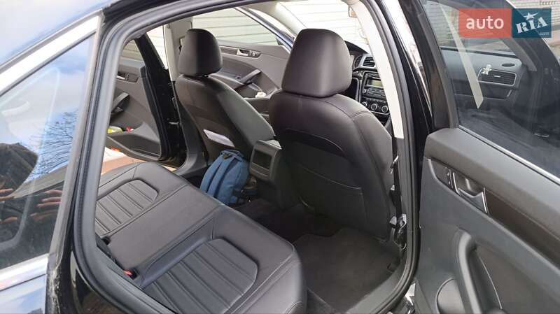 Седан Volkswagen Passat 2012 в Тростянці