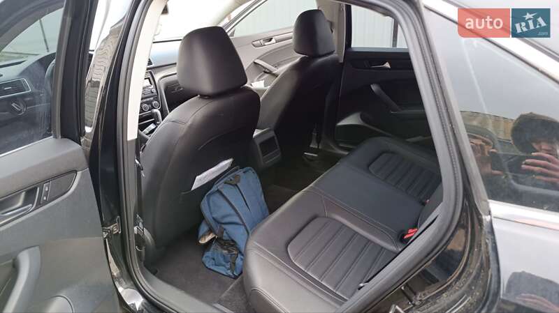 Седан Volkswagen Passat 2012 в Тростянці