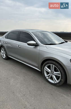 Седан Volkswagen Passat 2012 в 