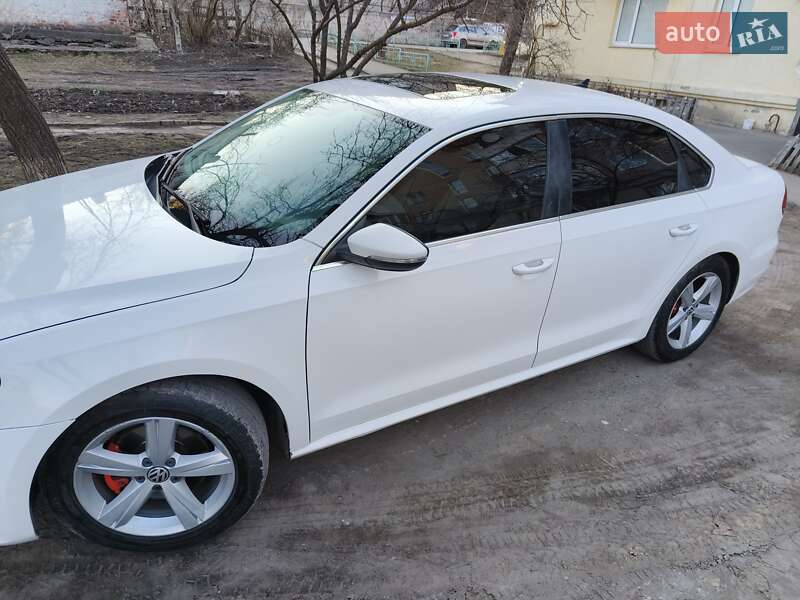 Седан Volkswagen Passat 2012 в Виннице