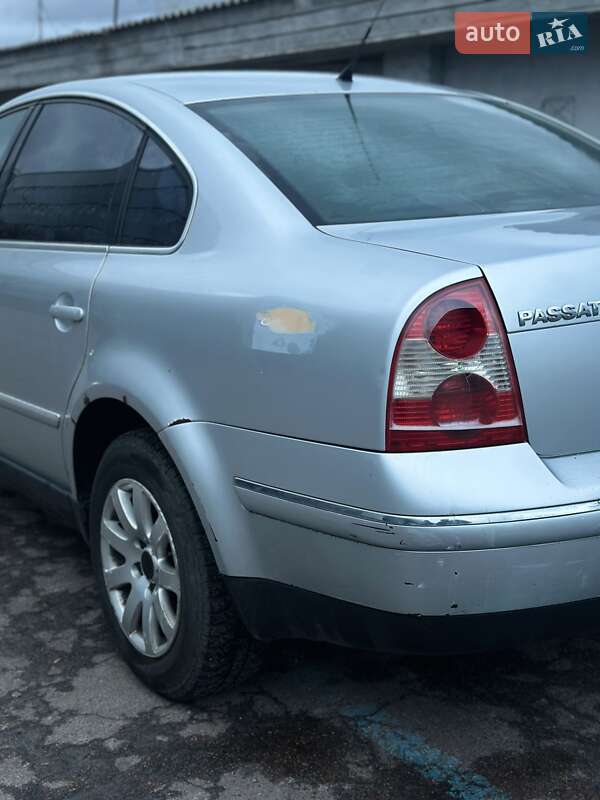 Седан Volkswagen Passat 2004 в Киеве