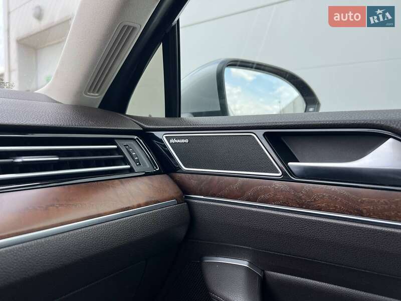 Седан Volkswagen Passat 2015 в Киеве