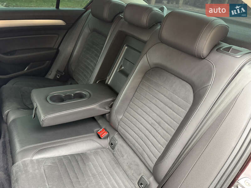 Седан Volkswagen Passat 2015 в Киеве