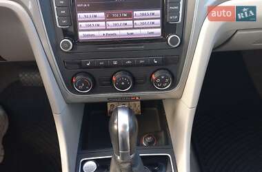 Седан Volkswagen Passat 2015 в 