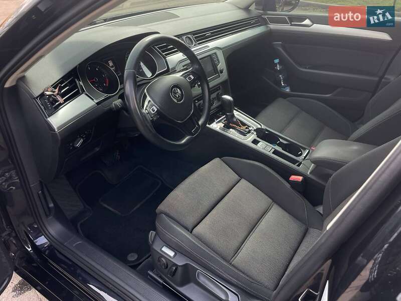 Седан Volkswagen Passat 2016 в Миколаєві