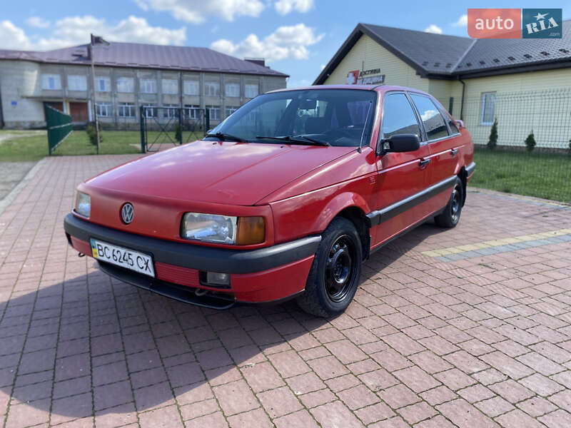 Седан Volkswagen Passat 1988 в 