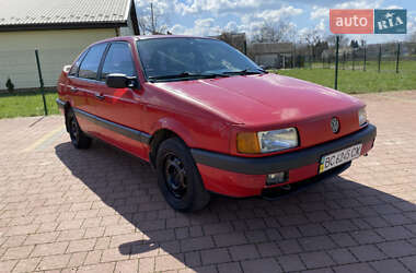 Седан Volkswagen Passat 1988 в 