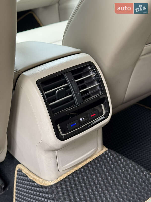 Универсал Volkswagen Passat 2015 в Ужгороде фото 35 Универсал Volkswagen Passat 2015 в Ужгороде