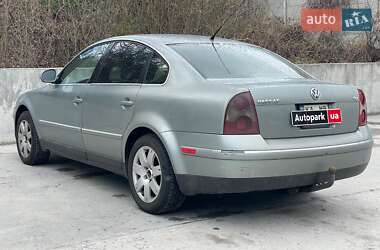 Седан Volkswagen Passat 2004 в 