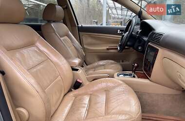 Седан Volkswagen Passat 2004 в 