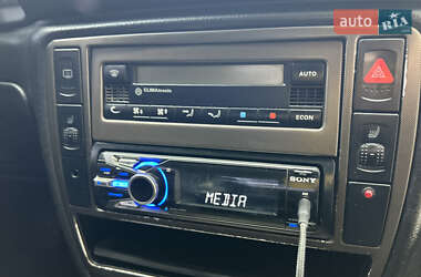 Седан Volkswagen Passat 1998 в 