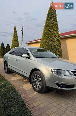 Седан Volkswagen Passat 2010 в 