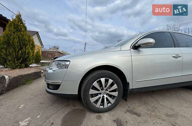 Седан Volkswagen Passat 2010 в 