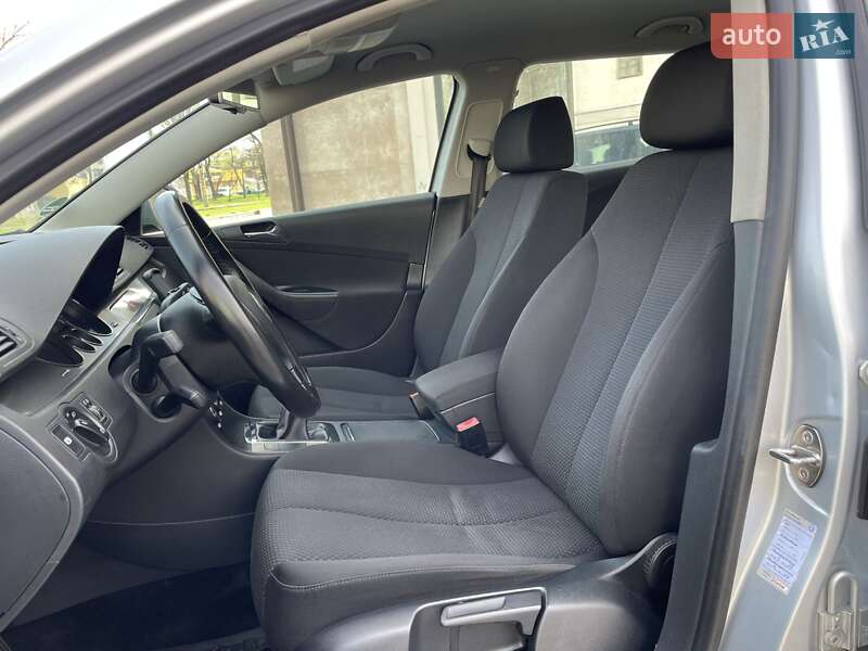 Универсал Volkswagen Passat 2006 в Николаеве