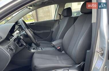 Універсал Volkswagen Passat 2006 в 