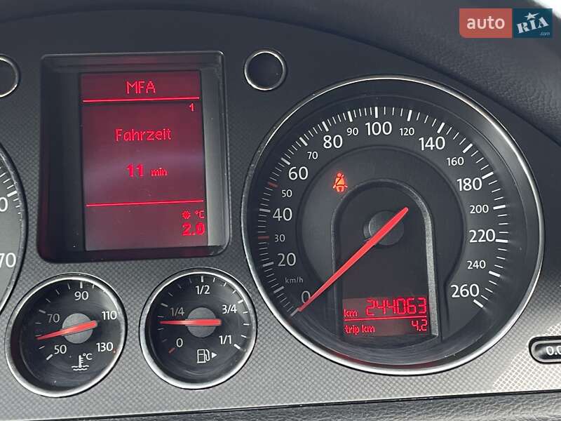 Универсал Volkswagen Passat 2006 в Николаеве