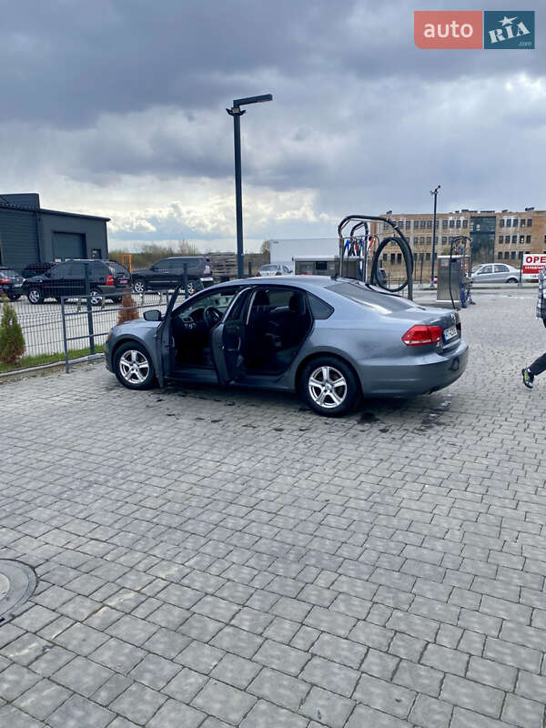 Седан Volkswagen Passat 2013 в Богородчанах
