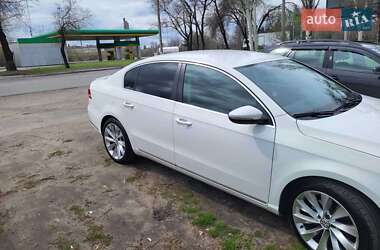 Седан Volkswagen Passat 2011 в 