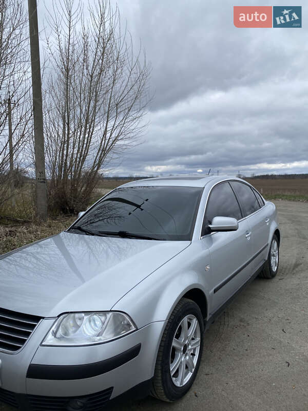 Седан Volkswagen Passat 2001 в Житомирі