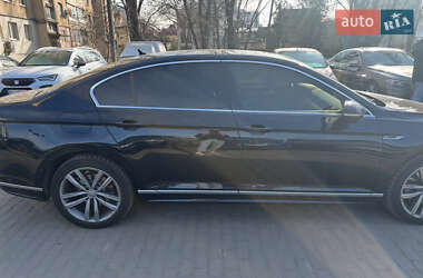 Седан Volkswagen Passat 2015 в 