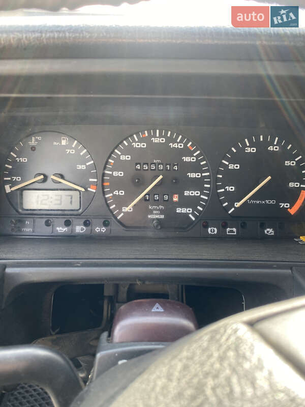 Седан Volkswagen Passat 1988 в Городке