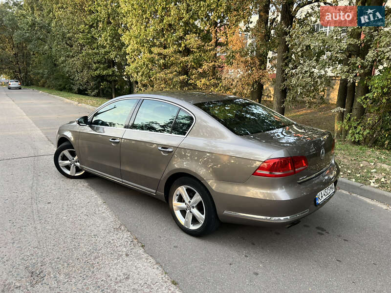 Седан Volkswagen Passat 2011 в Киеве
