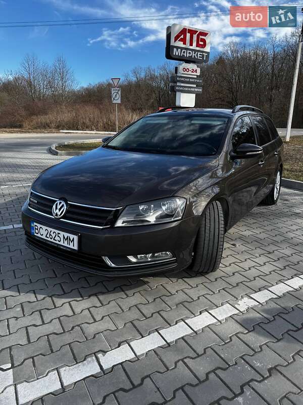 Універсал Volkswagen Passat 2013 в Львові