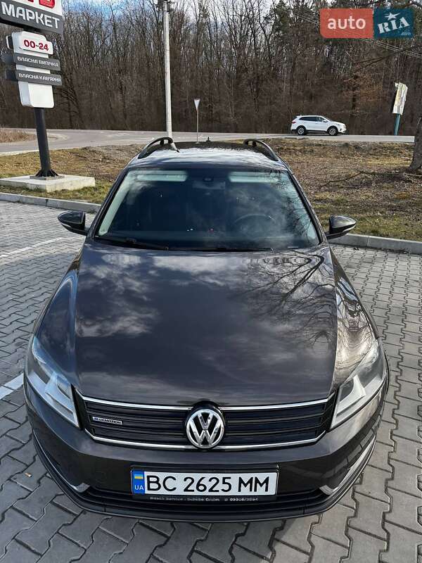 Універсал Volkswagen Passat 2013 в Львові