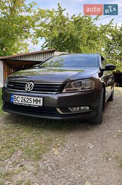 Универсал Volkswagen Passat 2013 в 