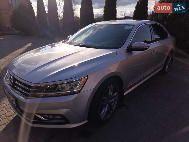 Седан Volkswagen Passat 2016 в Харькове
