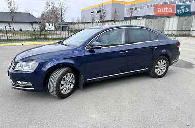 Седан Volkswagen Passat 2012 в Буче