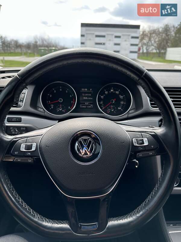 Седан Volkswagen Passat 2018 в Николаеве
