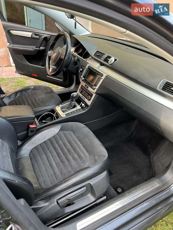 Універсал Volkswagen Passat 2011 в Любомлі