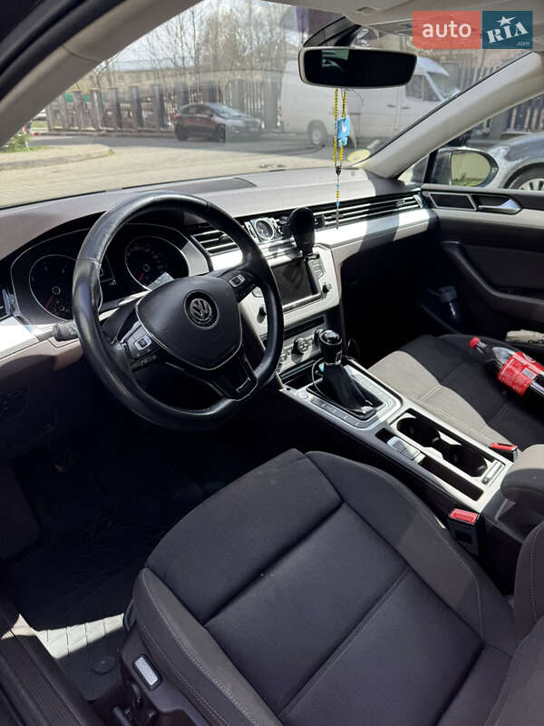 Универсал Volkswagen Passat 2014 в Львове