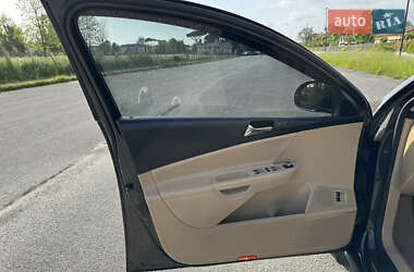 Седан Volkswagen Passat 2007 в  фото 30 Седан Volkswagen Passat 2007 в