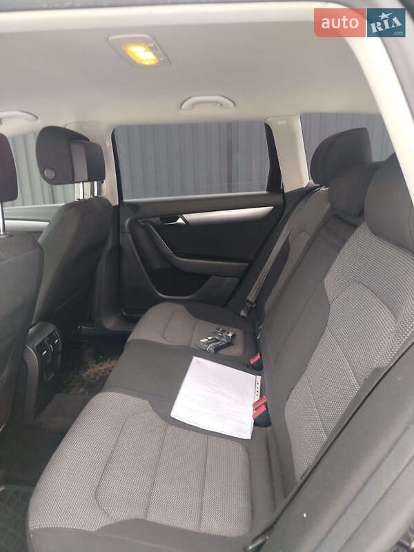 Универсал Volkswagen Passat 2011 в 