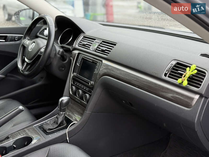 Седан Volkswagen Passat 2016 в Лубнах