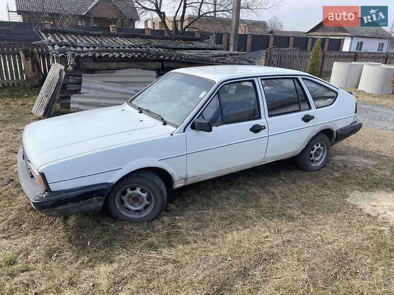 Универсал Volkswagen Passat 1985 в Рокитном