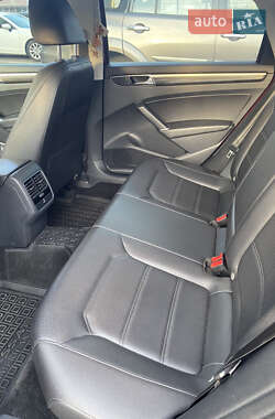 Седан Volkswagen Passat 2016 в 