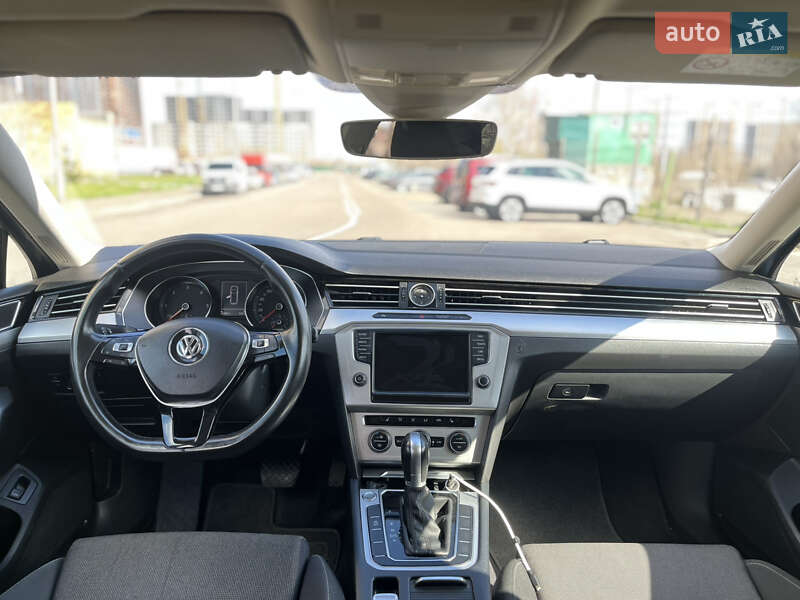 Универсал Volkswagen Passat 2014 в Киеве