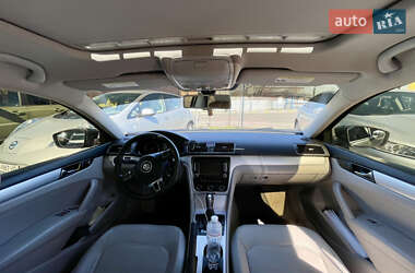 Седан Volkswagen Passat 2012 в 
