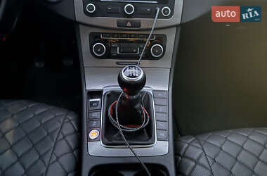 Седан Volkswagen Passat 2011 в 