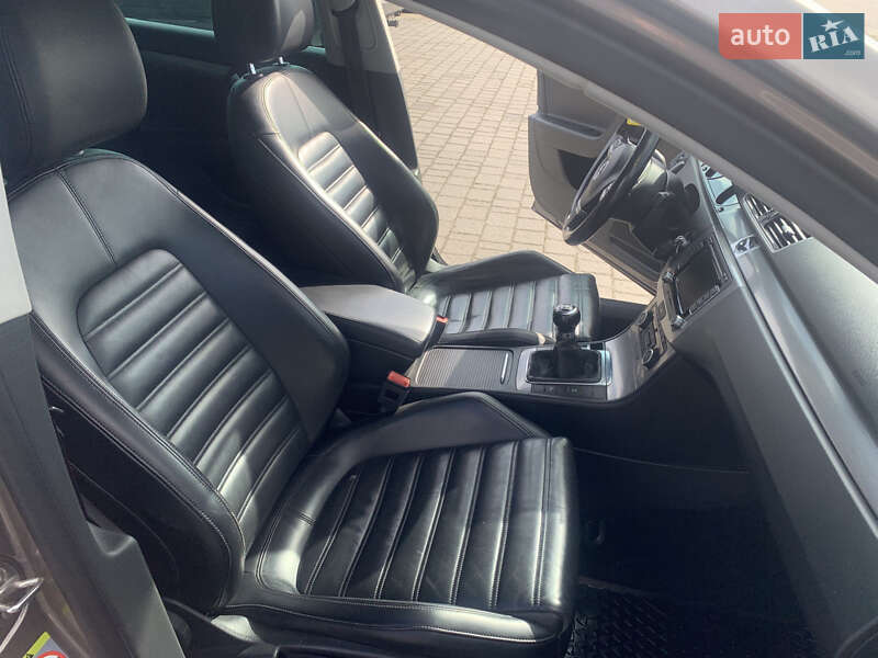 Универсал Volkswagen Passat 2011 в Львове