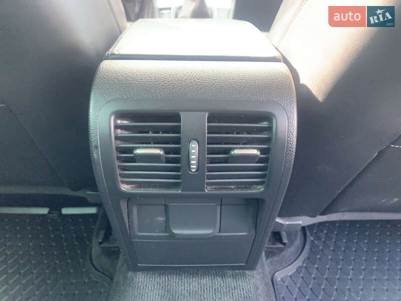 Универсал Volkswagen Passat 2011 в Львове